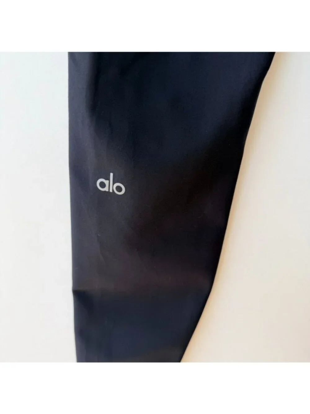 Alo Yoga Women’s Size XS Black High Waist Leggings Pants J222